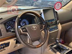 تۆیۆتا لاند کروزەر